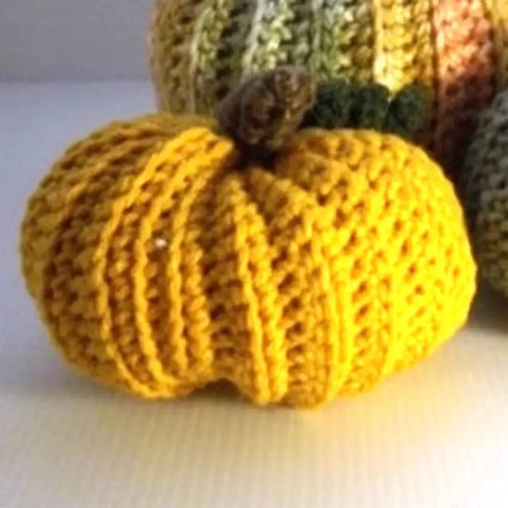 NWT Multicolor Handmade Crocheted Pumpkin Set of 3 by Dawny